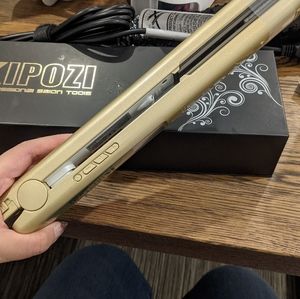 Brand new 1" flat hair iron